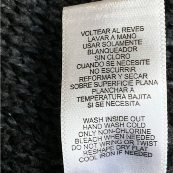 Women’s Daisy Fuentes fuzzy sweater - Picture 5 of 5